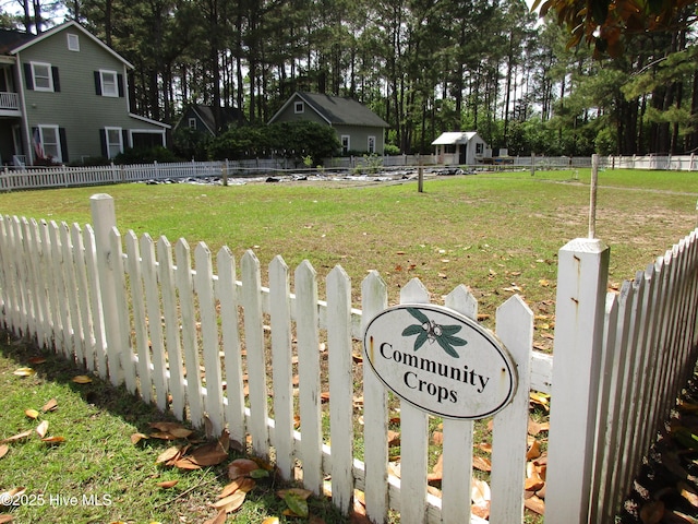7907 Reunion Rd, Wilmington, NC 28411 - exterior details with fence