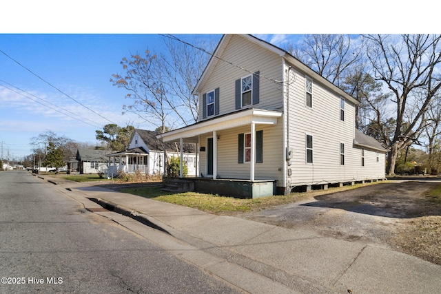 view of front of property with covered porch