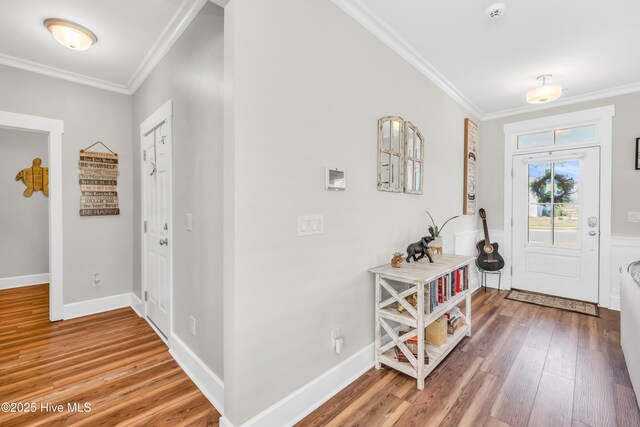 1014 Mccarley Blvd, Wilmington, NC 28412 - foyer featuring ornamental molding, wood finished floors, and baseboards