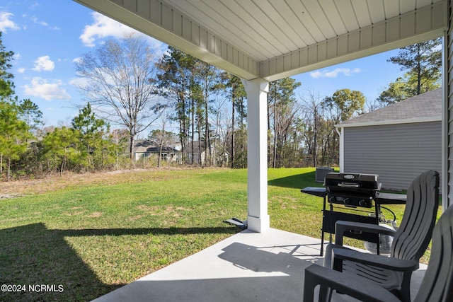 view of yard with a patio