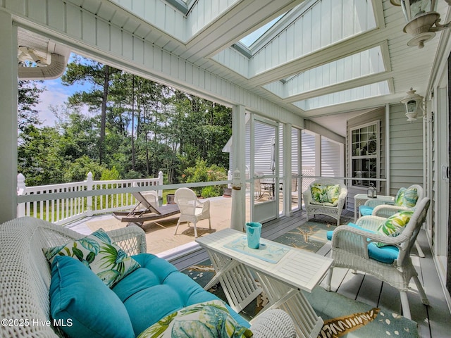 sunroom / solarium featuring a skylight