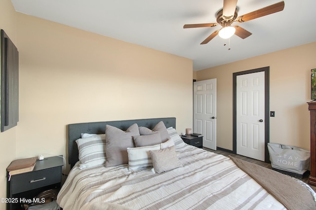 bedroom with ceiling fan