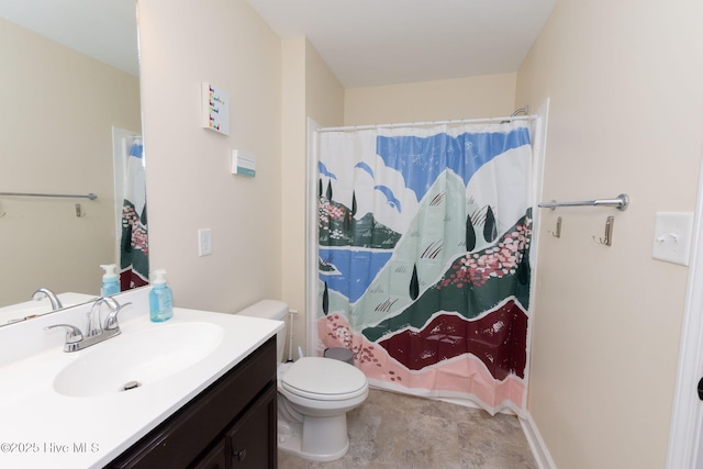 bathroom with a shower with shower curtain, vanity, and toilet