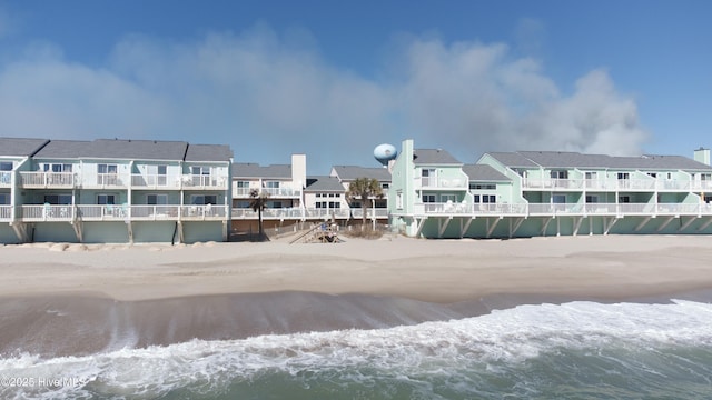 view of building exterior featuring a residential view