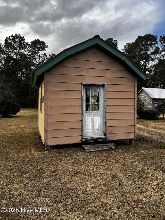 view of outdoor structure with an outdoor structure