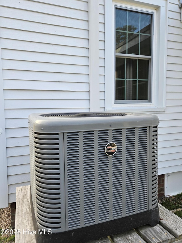 details featuring central AC and crawl space