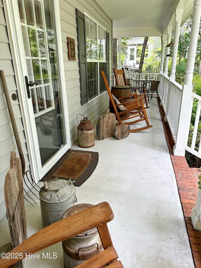 view of patio / terrace with covered porch