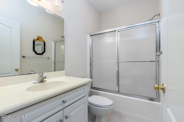 917 Hearthside Ct, New Bern, NC 28560 - full bathroom featuring toilet, vanity, and shower / bath combination with glass door