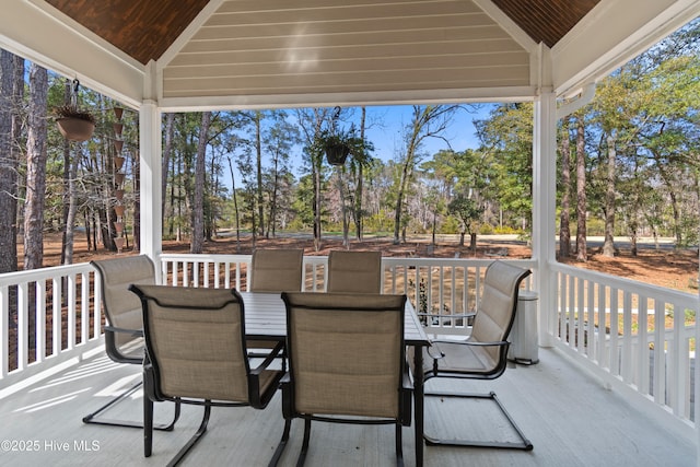 exterior space featuring outdoor dining area