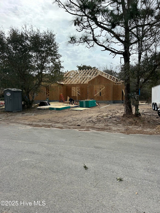 view of yard with central AC