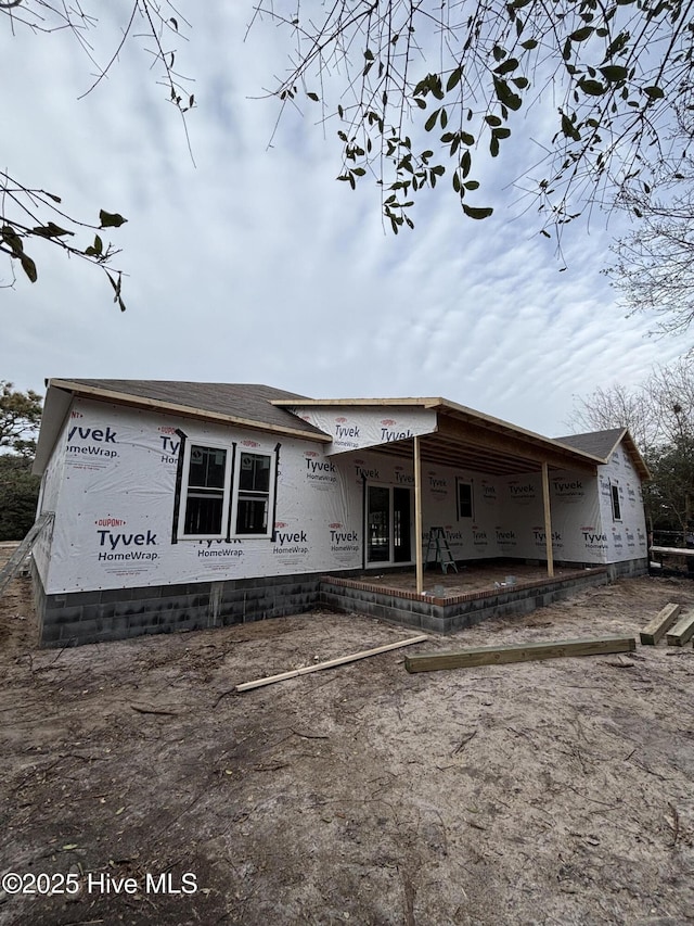 305 Pine Knoll Cir, Pine Knoll Shores, NC 28512 - view of back of house