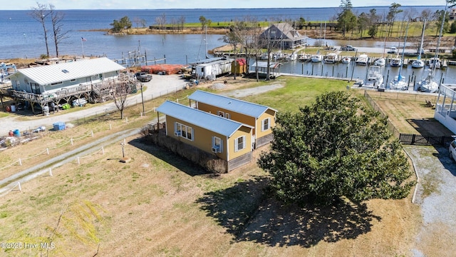 bird's eye view with a water view