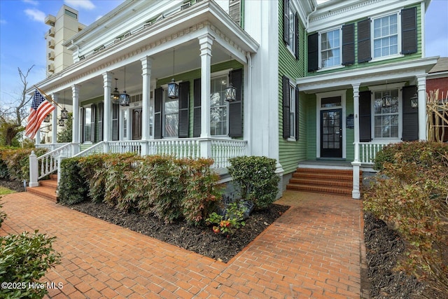 view of front of house featuring a porch