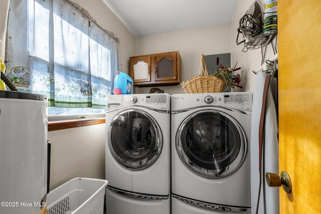 122 Charlie Lewis Ln, Beaufort, NC 28516 - washroom with washer and clothes dryer