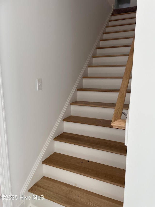 516 Belcroft Dr, Carthage, NC 28327 - view of stairway