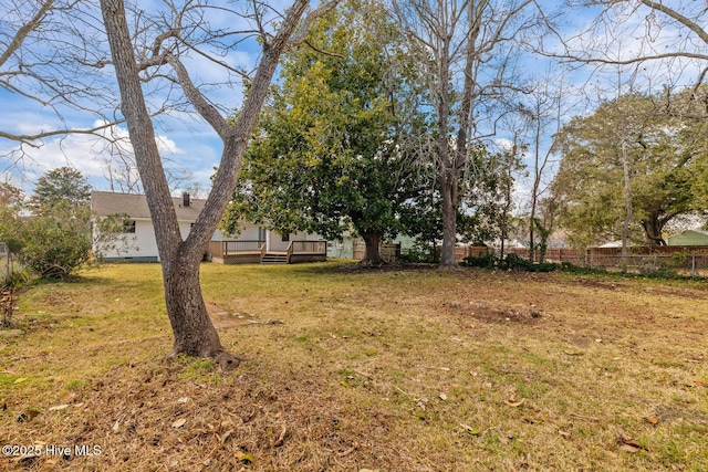 view of yard featuring fence