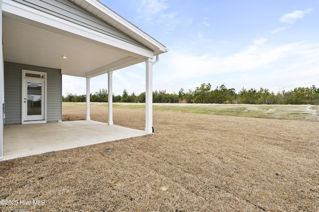 view of yard with a patio
