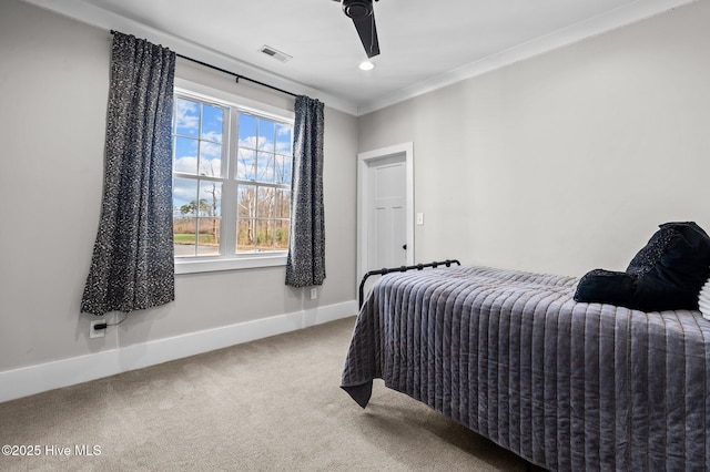 carpeted bedroom with baseboards, visible vents, ceiling fan, ornamental molding, and recessed lighting