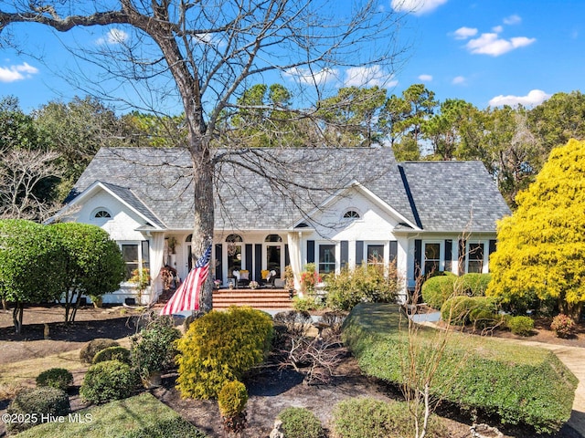 view of front of property with covered porch