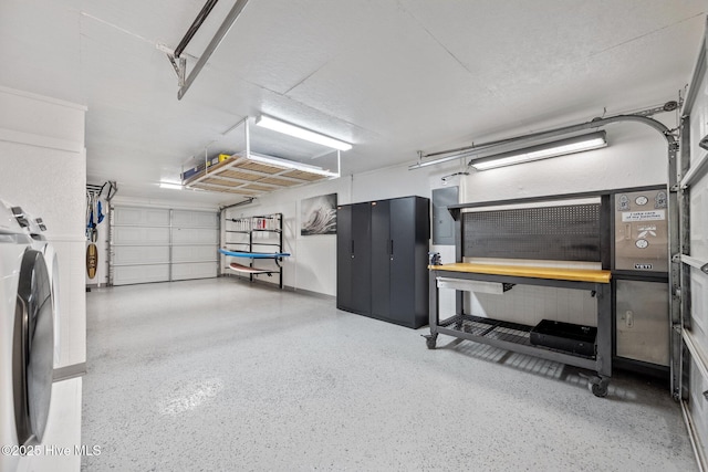 garage with washer / dryer