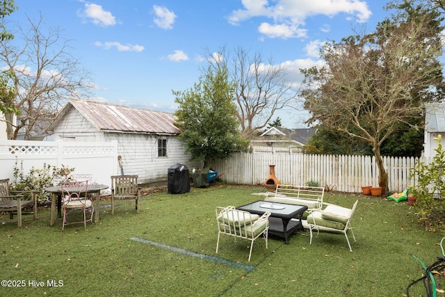 view of yard featuring a fenced backyard