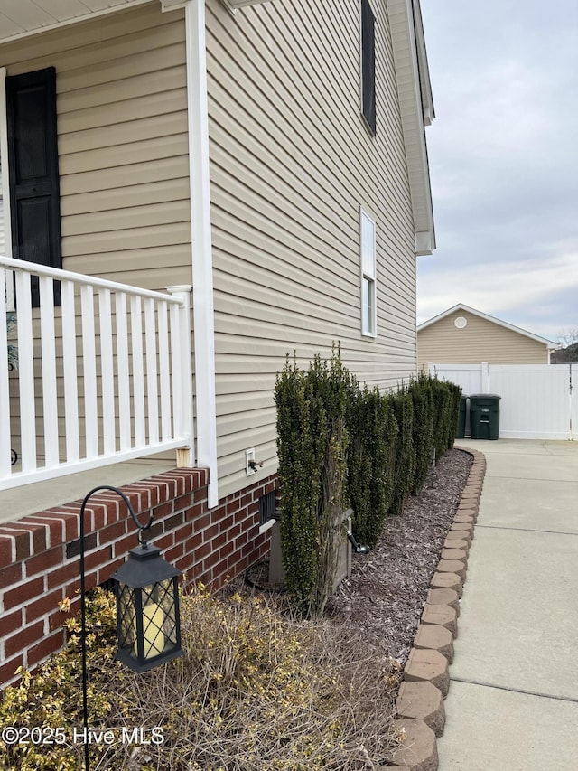 6725 Hemlock Ct, Sims, NC 27880 - view of side of property featuring fence
