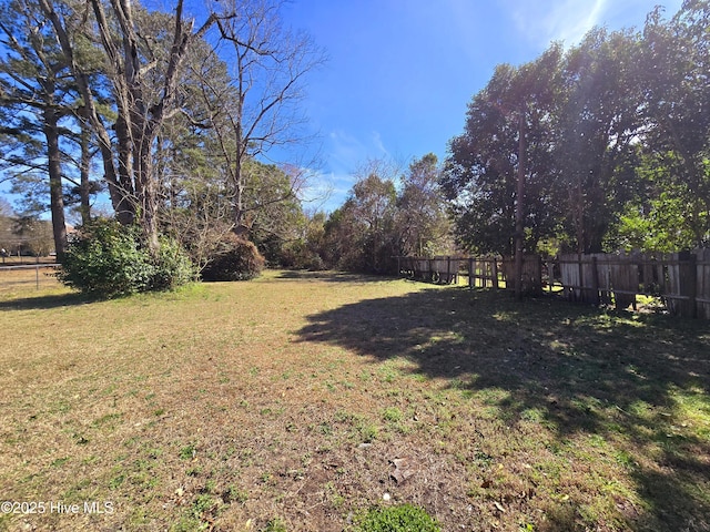 view of yard featuring fence