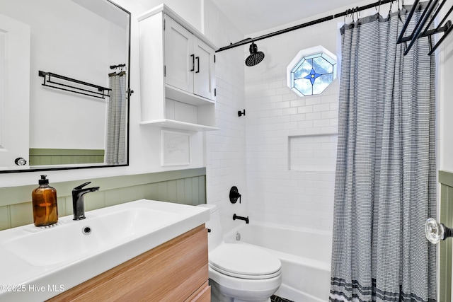 full bath featuring vanity, toilet, and shower / bathtub combination with curtain