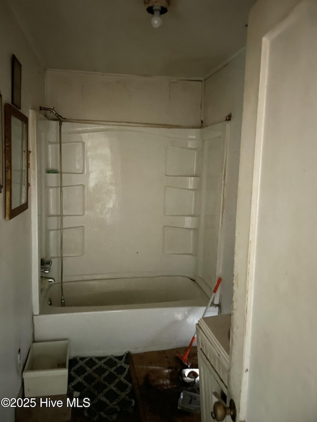 bathroom featuring shower / bathing tub combination