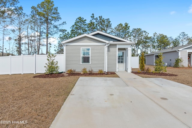 view of front of property with fence