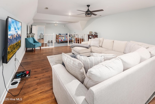 living room with vaulted ceiling, recessed lighting, ceiling fan, and wood finished floors