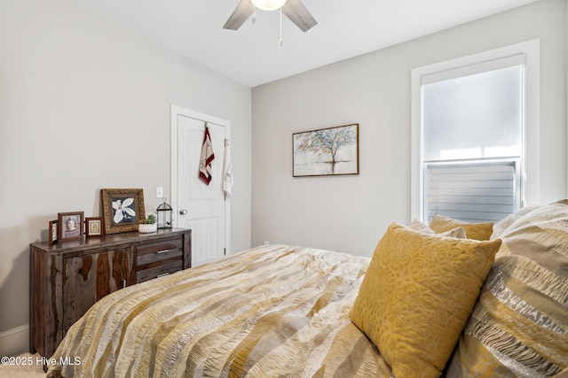 bedroom with ceiling fan