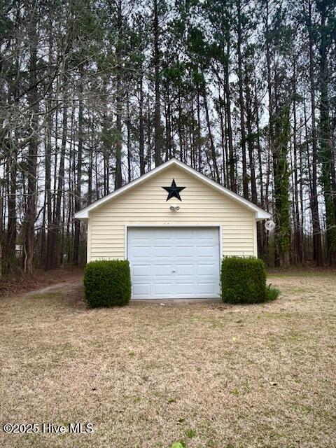 view of detached garage