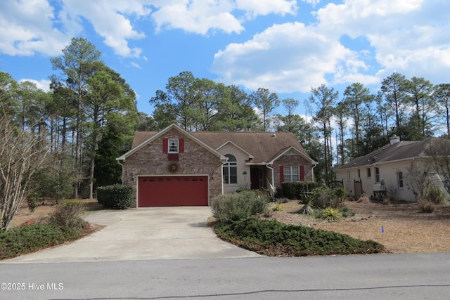 single story home with driveway