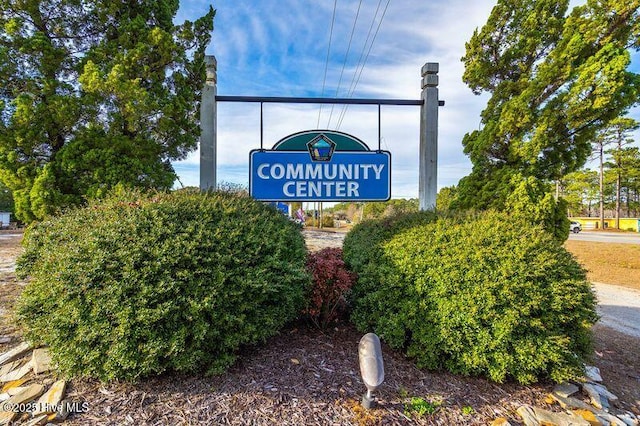 view of community / neighborhood sign