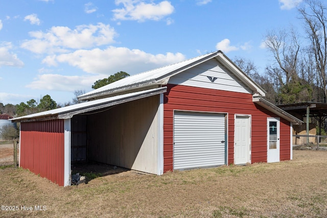 view of detached garage