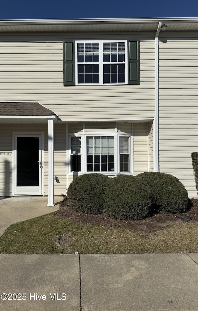 view of front of house