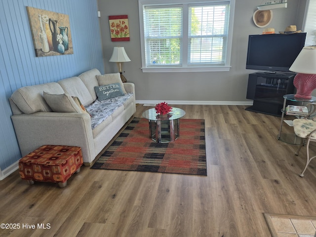 515 Mulberry St, Beaufort, NC 28516 - living room featuring wood finished floors and baseboards