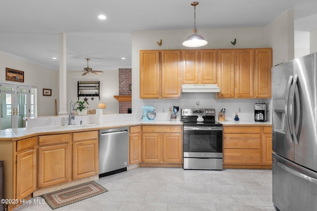 kitchen with under cabinet range hood, tasteful backsplash, appliances with stainless steel finishes, a peninsula, and ceiling fan