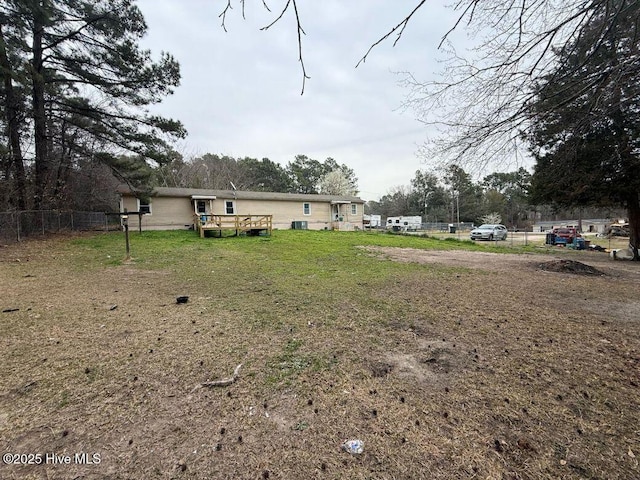 view of yard featuring fence