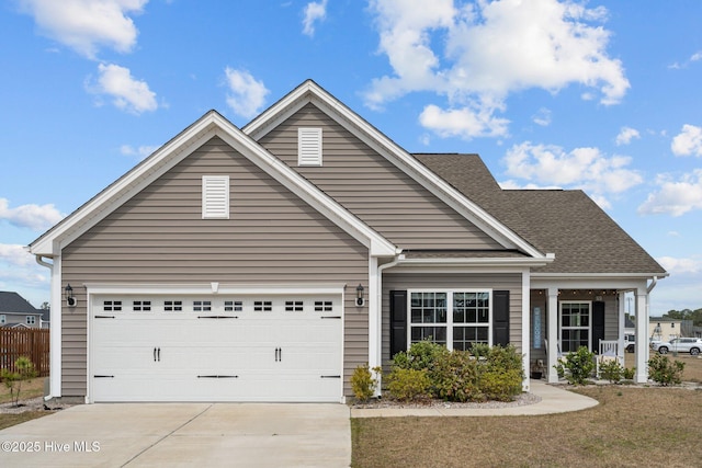 view of front facade featuring a garage and driveway