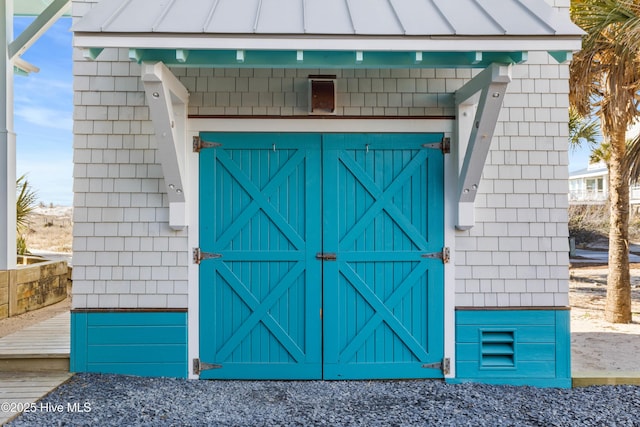 view of outbuilding featuring an outbuilding