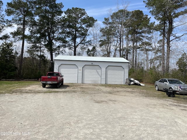 view of detached garage