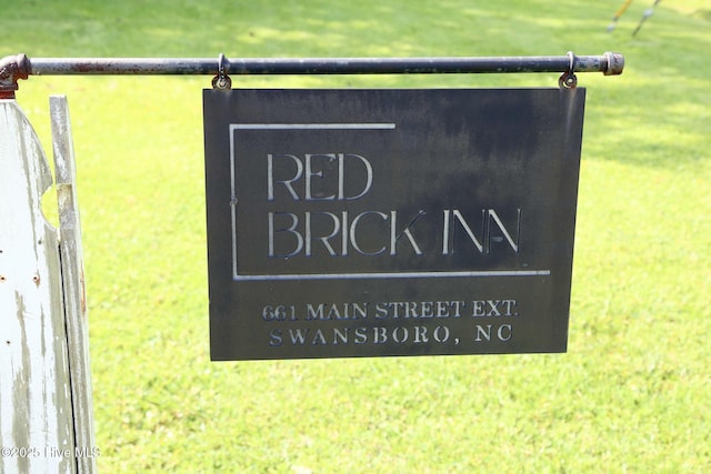 661 Main St, Swansboro, NC 28584 - exterior view