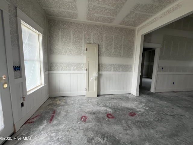 481 N Trotman Rd, Camden, NC 27921 - unfurnished room with a wainscoted wall