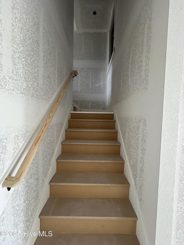481 N Trotman Rd, Camden, NC 27921 - view of staircase