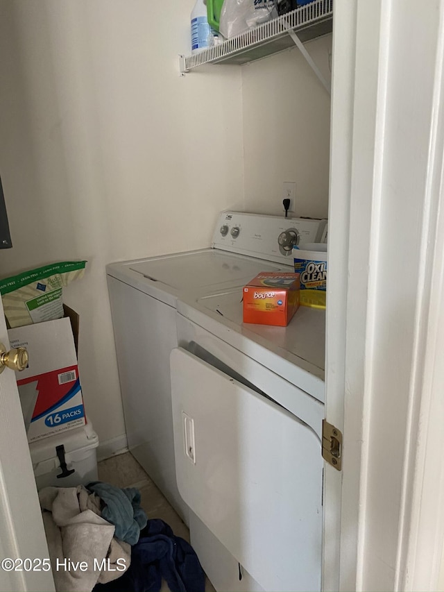 1008 S 10th St, Wilmington, NC 28401 - laundry area featuring separate washer and dryer