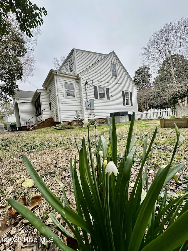 204 N Granville St, Edenton, NC 27932 - view of side of home with fence