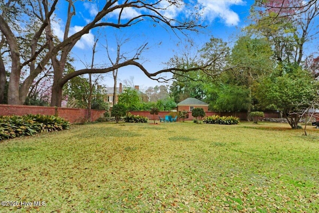 705 Park Ave, Goldsboro, NC 27530 - view of yard with fence