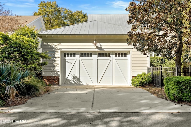 1037 Anchors Bend Way, Wilmington, NC 28411 - garage with fence